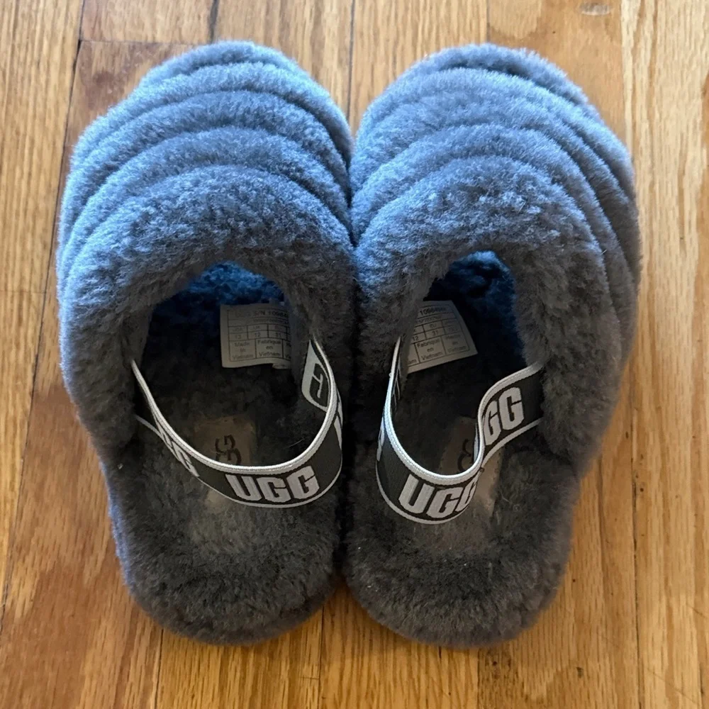 UGG sz 13 Shearling Kids Cozy Gray Slippers great pre owned condition
